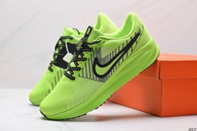 真标nike Zoom React Infinity Run Fk 3 马拉松机能风格运动鞋 实拍首发 #鞋款搭载柔软泡绵，在运动中为你塑就缓震脚感。设计灵感源