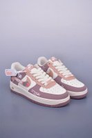 Nike Air Force 1 Low 草莓熊 原楦头原纸板 打造纯正空军版型 专注外贸渠道 全掌内置蜂窝气垫 原盒配件 原厂中底钢印、拉帮完美 官方货号：D