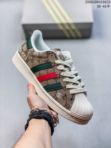adidas Gazelle Indoor W定制贝壳头Gucci 三叶草休闲防滑耐磨低帮板鞋鞋头出色设计 塑就出众贴合感稳固的后跟贴合足部曲线设计软弹舒适 不