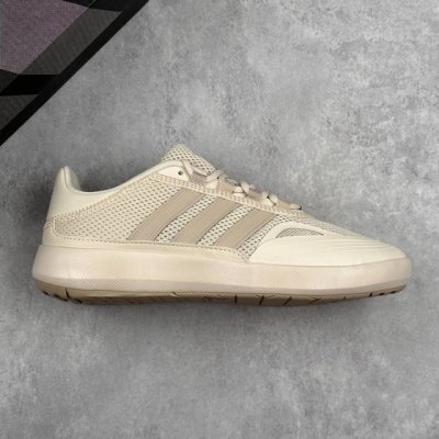 本地 核心私 阿迪达斯 Adidas Roamboat 休闲运动鞋防滑户外运动鞋 网面运动鞋 选用开放式网材鞋面，穿着舒适透气。鞋身以黑色为主色调，简约大气；配