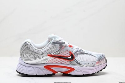 公司级Nike V5 Rnr 耐克 舒适百搭防滑耐磨 低帮休闲鞋 鞋面是大网孔设计 透气性超强 夏天穿完全不会闷脚 特别适合现在这种天气 中底是泡棉材质 脚感特