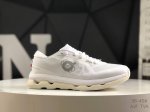 on 昂跑 Cloudzone Kith 轻量运动休闲鞋 杨幂同款 脚感很舒服 鞋底柔软且包裹性好 上脚显腿长 不用系鞋带很方便 不管休闲还是运动都很百搭 尺码