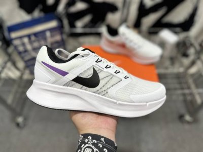Z版 最正确顶级版本 Nike Run Swift 3 减震防滑耐磨 低帮 跑步鞋 男女同款 白鸳鸯 每次跑步都充满舒适感，熟悉的贴身设计可帮助您实现目标。在此