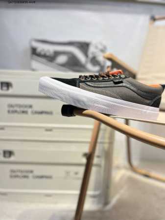 Vanssk8-Low万斯范斯官方 经典复古休闲运动板鞋，高端支线原始硫化工艺，艺术来源于生活成为了Vans美学的个性潮流标志，代表着光和希望，让你变得更加明亮 - 点击图像关闭