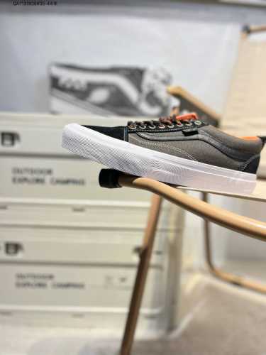 Vanssk8-Low万斯范斯官方 经典复古休闲运动板鞋，高端支线原始硫化工艺，艺术来源于生活成为了Vans美学的个性潮流标志，代表着光和希望，让你变得更加明亮