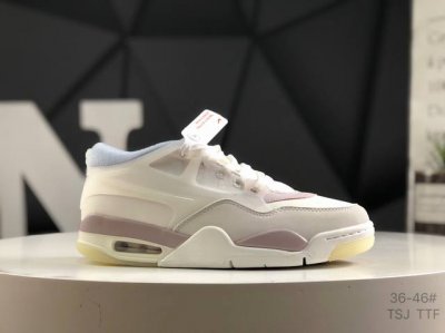 耐克 Jordan Air Jordan 4 Rm 复古篮球鞋 此款鞋采用近几年比较流行的版型设计，外观时尚大气。鞋底采用耐磨的材质，穿上它，让您感觉到舒适的体