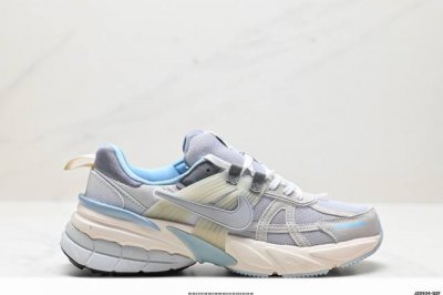 真标耐克Nike Wmns V2K Runtekk Low”White Grey Pink”复古潮系列未来复古老爹风百搭休闲运动慢跑鞋 货号:Fn0738-10