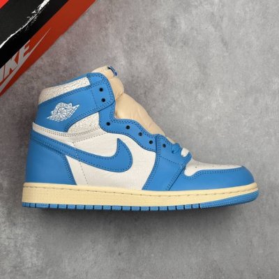 本地330 核心私 Air Jordan 1 High Og "Unc Reimagined" Aj1 乔1做旧北卡蓝复刻 高帮篮球鞋 #经典的北卡蓝配色，白色