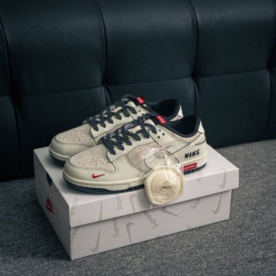 核心私 Nike Dunk 全套原楦原模倾力打造完美版型 独家原厂航空铝磨具打磨大底 鞋头坡度极致还原 无解鞋型 原盒原配 圈内天花板工艺 原厂冲刀 超高清洁度