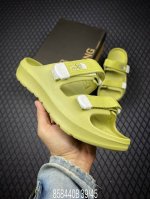 b 户外轻旅者鞋履,著名户外品牌-北面 The North Face Trekking Base Camp Strap Sandals Black Red 徒步
