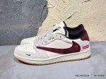 新品上市实拍 耐克Nike Dunk Low 板鞋 Sb系列经典百搭休闲运动板鞋加厚鞋舌的填充，使舒适性大大提升，同时也更方便穿脱中底部分则加入了脚感柔软舒适Z