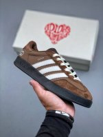 海外爆款限量发 高端定制 Adidas Gazelle Indoor Trainers 古驰联名---棕黑白 原厂定制长毛翻毛皮组合环保纤维革鞋面材质 内置环保