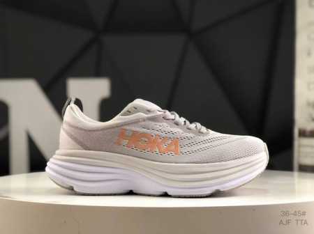 真标带半码小红书推荐 红卡 Hoka W Bondi 8全新配色 这个品牌来自于新西兰的毛利语，Hoka表示大地，One One表示飞越，连起来就是飞越地平线， - 点击图像关闭