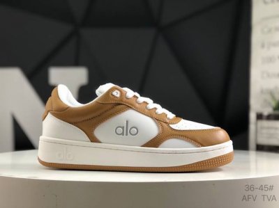 alo Yoga 易梦玲 Jisoo智秀 等多位明星同款上脚 主打各大平台外贸主推 佛山大厂采购原材料多处细节一步到位 生产细节没得说 一款随意搭配的都好看的鞋