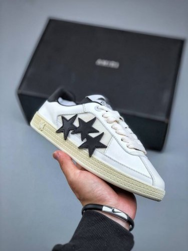 Amlrl 埃米尔25春夏新款星星德训鞋，全新The pacific 系列运动鞋，鞋侧点缀星星图案。 尺码：35 36 37 38 39 40 41 42 43