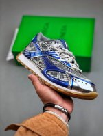 Bottega Veneta葆蝶家 泥土棕 圆头系带低帮生活休闲鞋 , Bottega Veneta 葆蝶家 ，意大利奢侈品牌，其时装美学是含蓄细致摒弃浮夸矫饰
