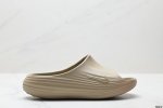 公司级Nike Reactx Rejuven8 Slide耐克 简约舒适 洞洞鞋 由兼具轻便性和耐用性的Eva泡沫打造 拖鞋的外观十分吸引人 融合了舒适与时尚的