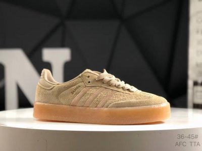 阿迪达斯 Adidas Campus Oos 减震防滑耐磨 低帮 板鞋 鞋头出色设计,塑就出众贴合感 鞋身运用简洁的色彩进行搭配,缔造简洁利落外观和出众脚感 鞋