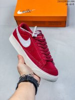 真标nike Blazer Low '77 Jumbo 百搭单品 全新焕新升级经典 Blazer 鞋款，大号 Swoosh 突出新时代更加张扬的潮流感，对经典的