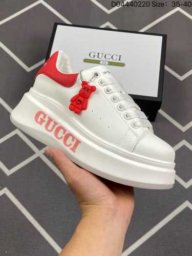 300 公司级Gucci古驰运动休闲潮流板鞋系列 广东品质原厂22Ss春夏新款 渠道原装订单 全套专柜包装物及配件 鞋底嵌入核心防伪芯片感应装置 意大利进口超软