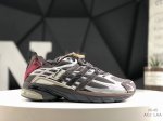 260 Song For The Mute X Adidas Adistar Cushion 银灰 此款以简约大方的造型设计，给人以随性休闲的时尚格调，穿着舒适