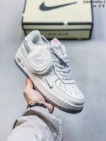福利套现特价带半码耐克Nike Air Force 1’07 Low空军一号低帮百搭休闲运动板鞋。柔软、弹性十足的缓震性能和出色的中底设计，横跨复古与现代的外型