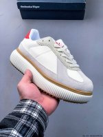 onitsuka Tiger鬼塚虎 Delecity 厚底运动 耐磨低帮生活休闲鞋 厚实和平底 鞋底融入1950年代档案篮球鞋的元素 鞋面以1980年代网球鞋为