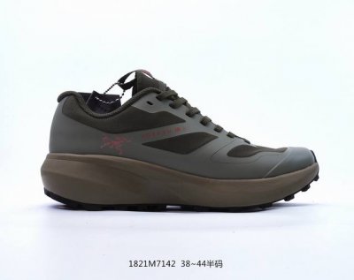 升级品质 Arc Konseal Lt Gore-Tex 覆盖防水越野跑鞋# 搭载85%压缩eva缓震中底技术 vibram黄金耐磨锯齿外底 越野徒步+日常通勤