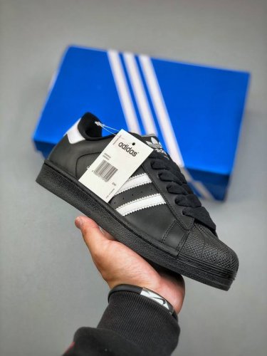Adidas Superstar 贝壳头 顶级充正版本 专供各大实体专卖店货源 原底档案 原楦头 原厂 进口皮质 经典百搭小白鞋货号：Jh7033 Size：3