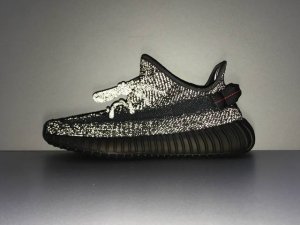 渠道优势，！细节实拍！ Og版：350V2 黑满天星 Adidas Yeezy Boost 350 V2 “Black Static”，货号：Fu9007，尺码