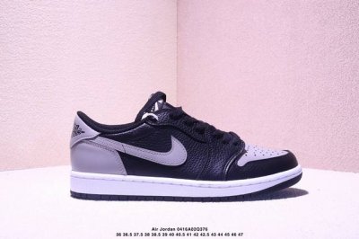 耐克 乔丹Air Jordan 1 Low Aj1 乔1 乔丹1代Aj1 低帮复古文化休闲运动篮球鞋。从1985 年面世的元年款汲取设计灵感，采用简洁大方的经典