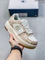 视频鉴赏 公司级Mlb Chunky Classic Embo Monogram 人气单品 学长鞋系列低帮老爹风轻量增高厚底百搭休闲运动慢跑鞋高级街头休閒品牌M