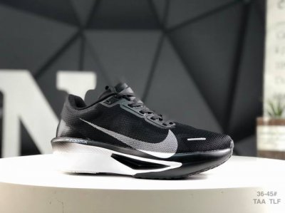 160 Nk Zoom Fly 6 耐克超弹轻盈跑步鞋 鞋款搭载 Flyknit 材料 打造出众弹性 易于穿脱。采用React技术 轻盈耐穿泡绵打造,铸就出众回