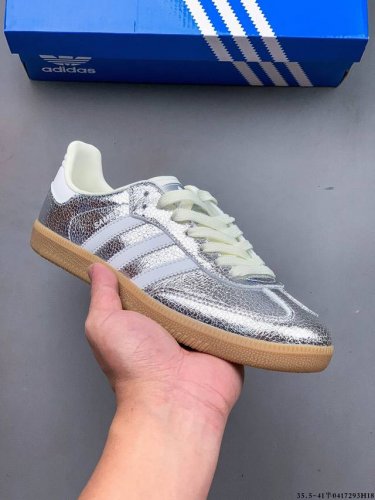 集图 二层真标！Adidas Samba Og 经典鞋款 Adidas 近70年的经典Samba Og 修长的鞋楦,略微尖尖的鞋头,翻毛皮的鞋头拼接,这些我们都