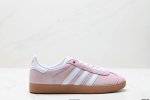 公司级Adidas Originals Gazelle 三叶草休闲防滑耐磨低帮板鞋 鞋头出色设计 塑就出众贴合感 稳固的后跟贴合足部曲线设计 软弹舒适 不易磨脚