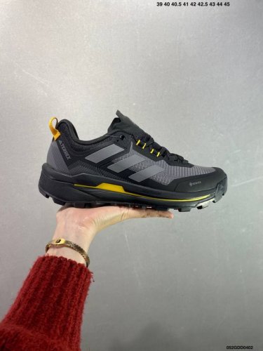 核心私 公司级 Terrex Skychaser Tech Adidas阿迪达斯男款运动鞋灰色系带缓震轻质舒适百搭 货号:Ie9903 尺码:40-45 Ld: