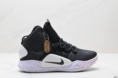 公司级Nike Hyperdunk X Low Ep男子透气减震耐磨中帮运动篮球鞋 鞋子采用了前后分离的Zoom Air气垫，中底采用了泼墨的设计理念，鞋子的后