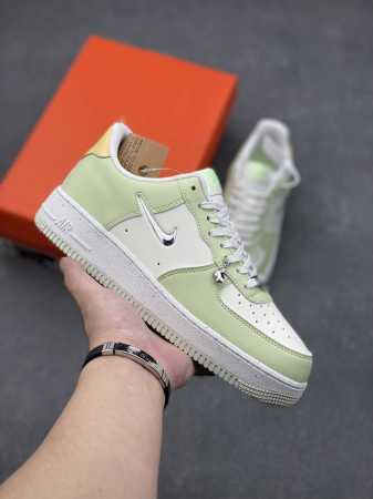 Nk Air Force 1 Low 空军一号低帮休闲板鞋 Fn8540-100原厂冲刀皮料切割干净 无任何毛边 打造纯正空军 全掌内置蜂窝气垫 原盒配件 原厂 - 点击图像关闭