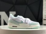 耐克 Air Jordan Legacy 312 乔丹篮球鞋系列 号称 “最强三合一” 的Jordan Legacy 312，自然有着杂交结合的设计，它的名字就