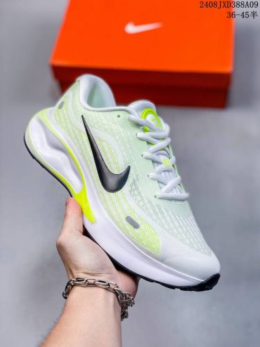 公司级nike耐克 Journey Run 夏季新品男子款公路透气缓震跑步鞋 货号:Fj7765-104 尺码:35.5 36 36.5 37.5 38 38.