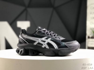 亚瑟士 Asics Gel-Kinetic Fluent 纯原版本亚瑟士运动休闲透气专业跑鞋 新一代缓震未来感跑鞋鞋面复杂的切割和银色细节极具前卫风格大底科技十