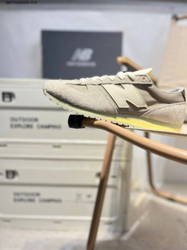 新百伦 Nb327 Nb 471复古慢跑鞋 New Balance 471 复古先锋 Ms327系列复古休闲运动慢跑鞋 上世纪 70 年代的意大利街头风格Nb新