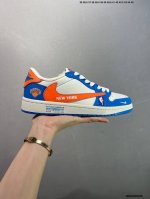 公司级Fragment X Travis Scott X Nba air Jordan 1 Low 三方联名倒钩 全新的三方联名低帮倒钩鞋面延续了黑脚趾设计 整