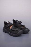 科恩Keen Zerraport 2 户外舒适百搭轻便休闲夏季凉鞋 包裹脚趾的设计，每一步都安心行走。 标志性的 Keen 贴合度 前脚掌空间宽敞 采用开发Md