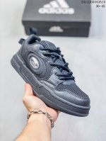 Adidas 阿迪达斯 阿迪达斯adidas Duramo Sl 男子跑鞋时尚板鞋，选用皮革拼接网材鞋面，质轻而柔软，透气吸汗且防臭。鞋侧饰以经典三条纹作装饰，