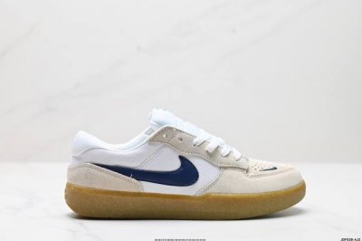 真标耐克Nike SB Force 58低帮休闲板鞋 是一款将前沿创新带入街头的单品，它具有硫化杯底，具有出色的耐用性和灵活性。使用帆布和绒面革，在饰面上放置通