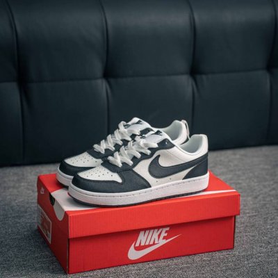 核心私 Nike Court Borough Low 低帮百搭透气休闲运动板鞋男女鞋 经典耐用的设计，兼顾舒适脚感和出众风范，演绎匠心之作。结构性的支撑贴合感结