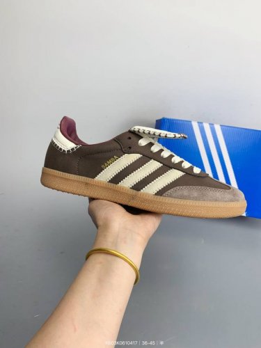 Addis Original Samba Lt 赛车 复古单品 复古桑巴板鞋 这款桑巴鞋展示了高质量的工艺 带有装饰的超锁缝制和无缝的手感 柔软、柔软的皮革造型