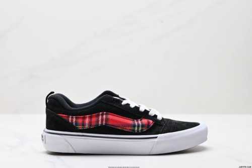 公司级范斯Vans Vault Knu Skool Vlt Lx 休闲复古滑板鞋 与 Og 版本的 Knu Skool 稍有不同的是 Knu Skool 轻薄的