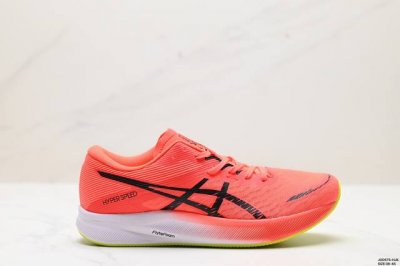 公司级asics 亚瑟士magic Speed 3稳定跑鞋鞋面采用双层提花网面设计，提高包裹性和透气性，后跟搭载稳定系统科技t-Gel提升整体支撑力和结构感，减